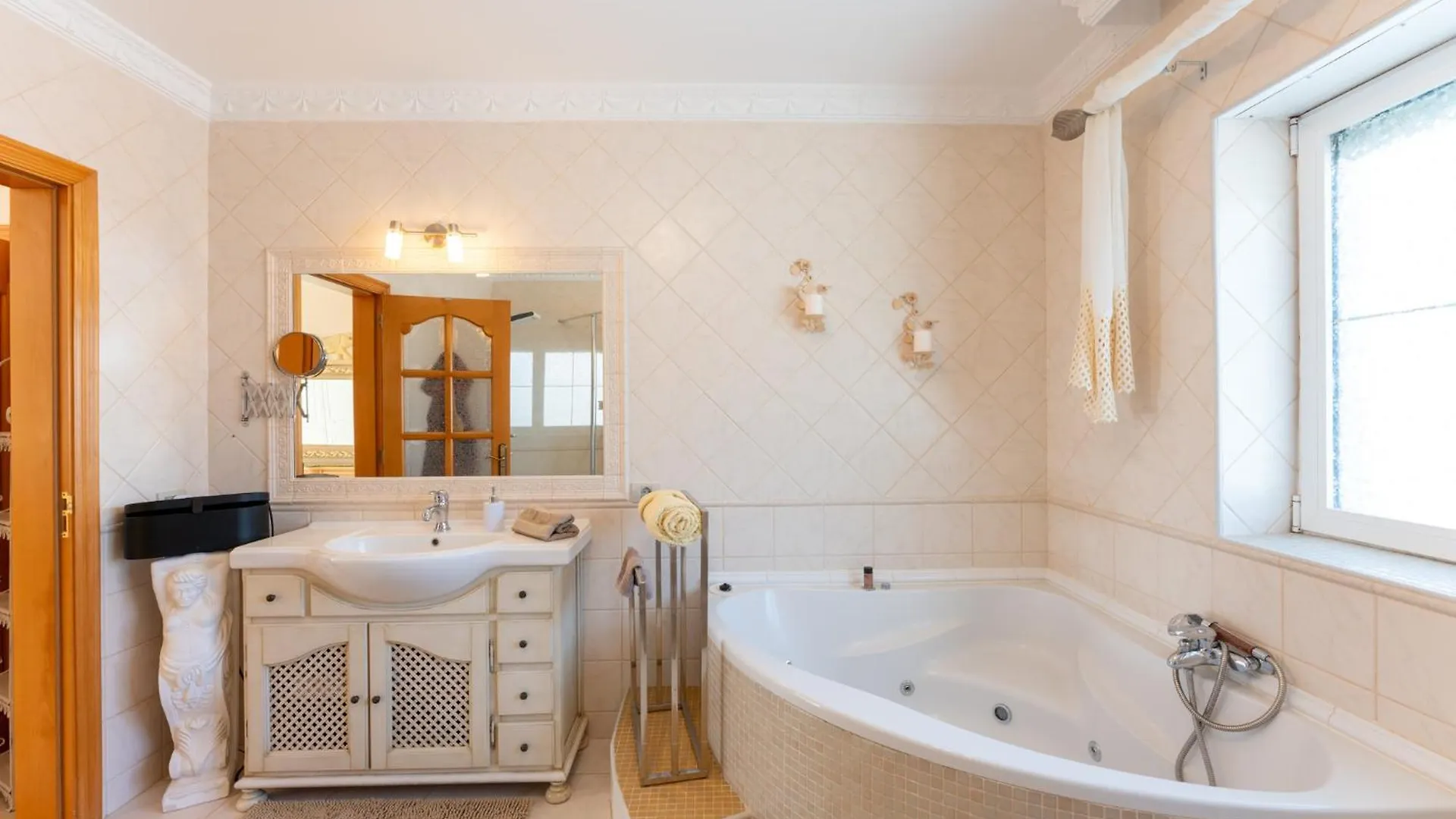 Private Luxury Villa With Jacuzzi, Beach Bar, Pool Costa Adeje  0*, Costa Adeje (Tenerife)